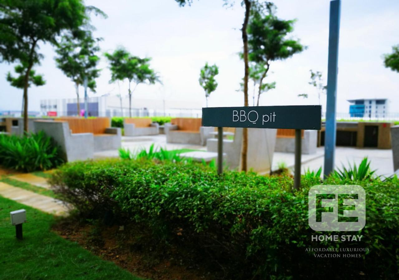 Netflix Wifi Trefoil Homestay Setia Alam Sacc Homestay Fe Shah Alam Zewnętrze zdjęcie